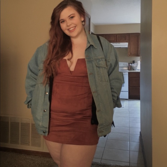 Meet your Posher 💕 - Picture 5 of 5